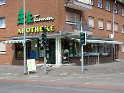 Tannen-Apotheke außen
